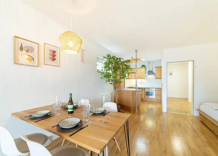 Butler * Bohemian Spirit In The Alps * Netflix Apartment *