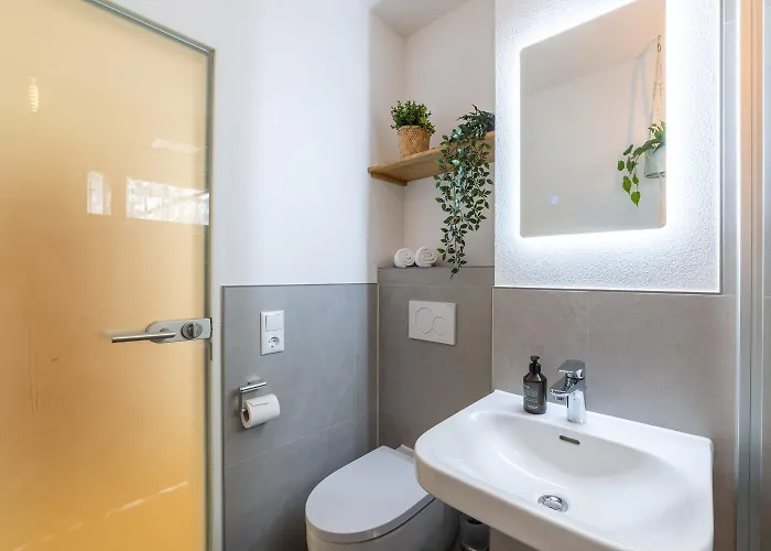 Butler * Bohemian Spirit In The Alps * Netflix * Füssen